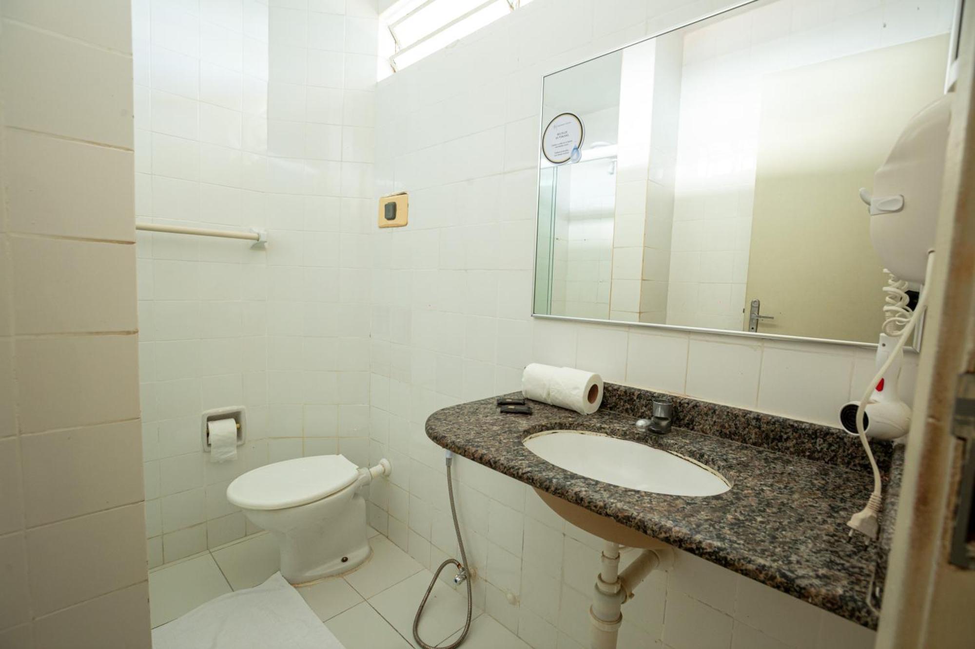 Twin Room,1677863424:JPEG